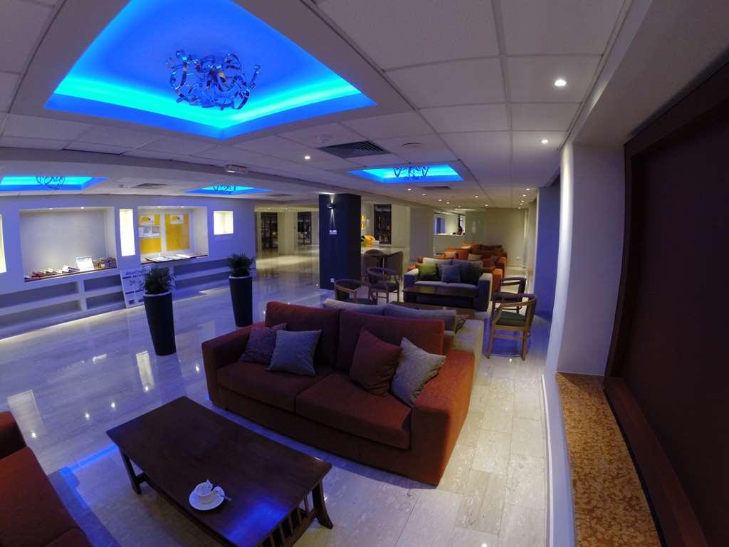 Mayfair Gardens Pafos İç mekan fotoğraf